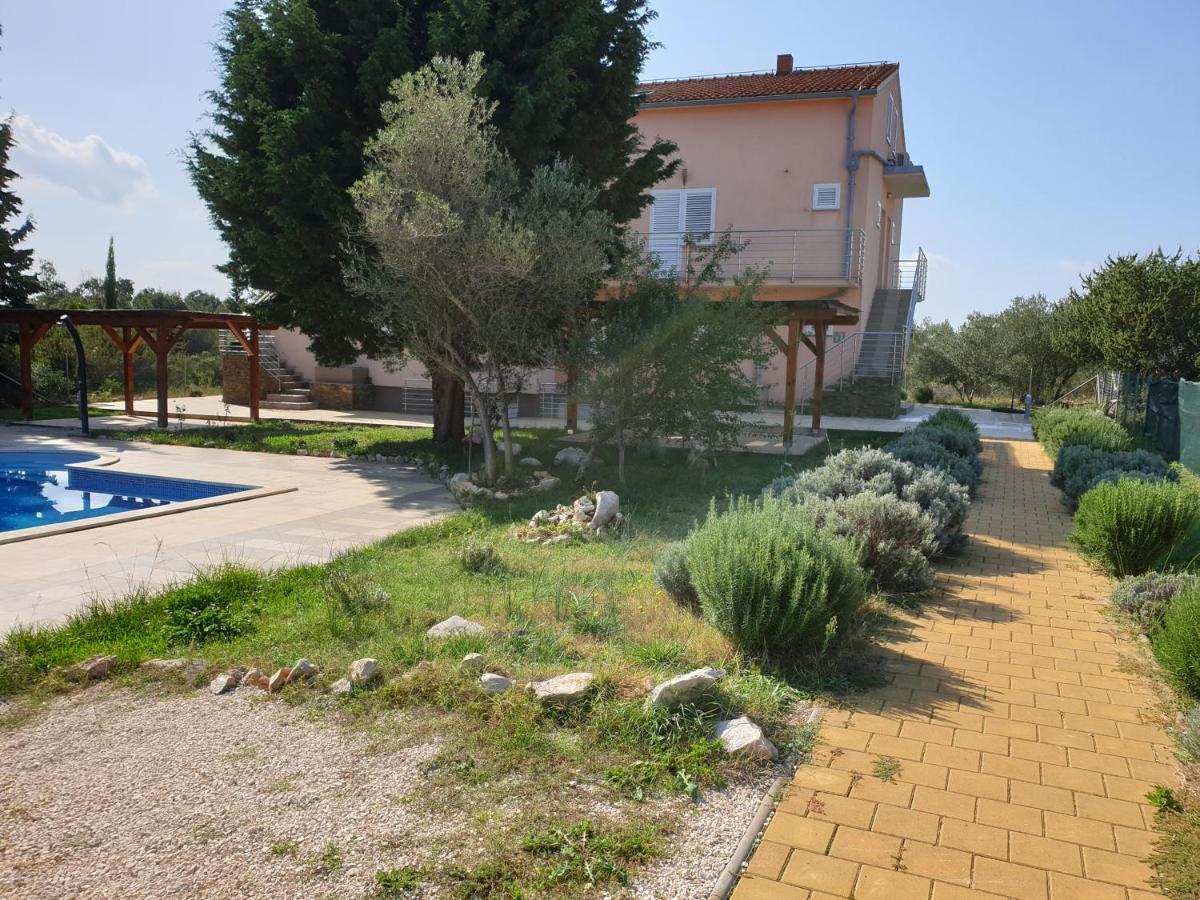 Olive Apartments Углян Экстерьер фото