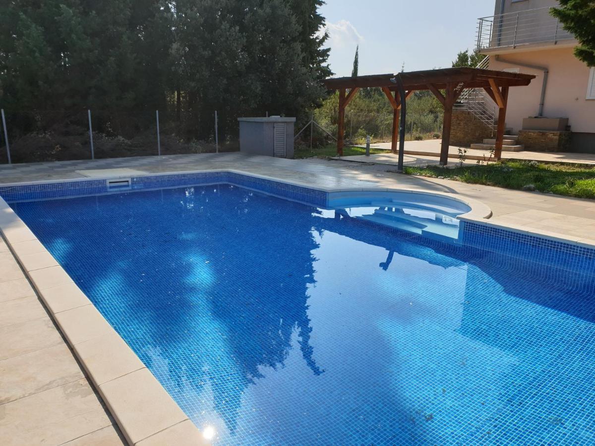 Olive Apartments Углян Экстерьер фото