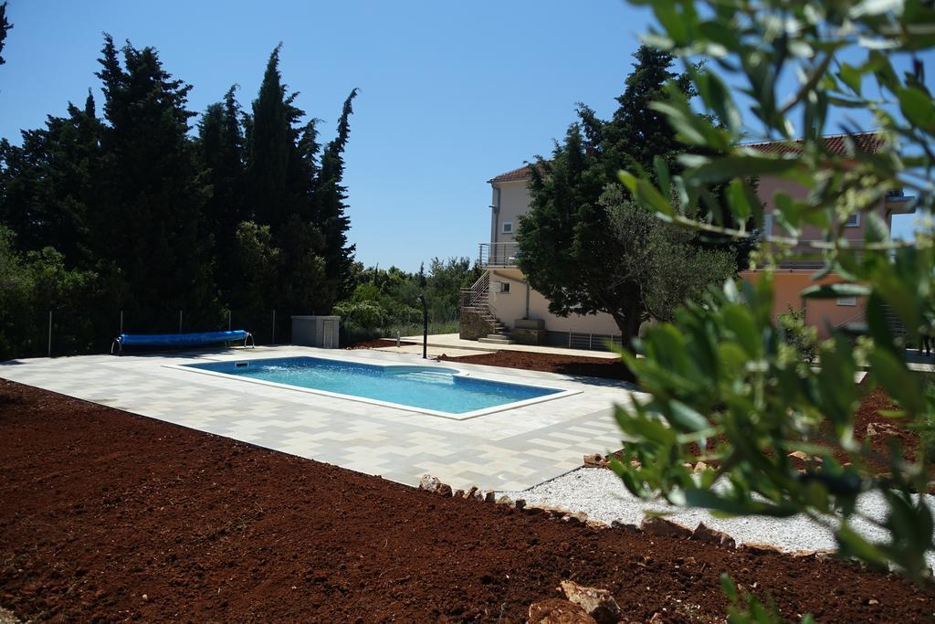 Olive Apartments Углян Экстерьер фото