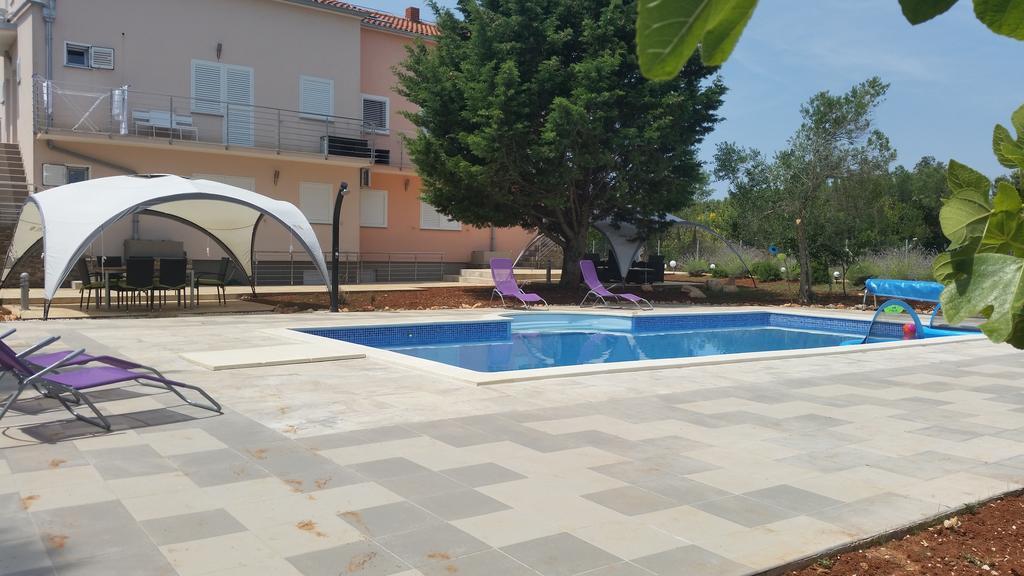 Olive Apartments Углян Экстерьер фото