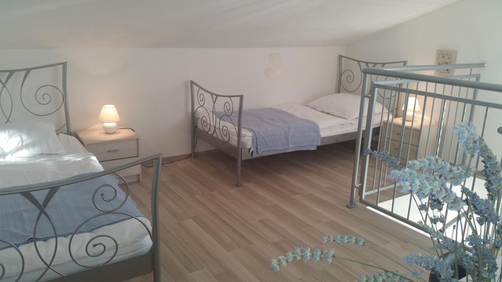 Olive Apartments Углян Экстерьер фото