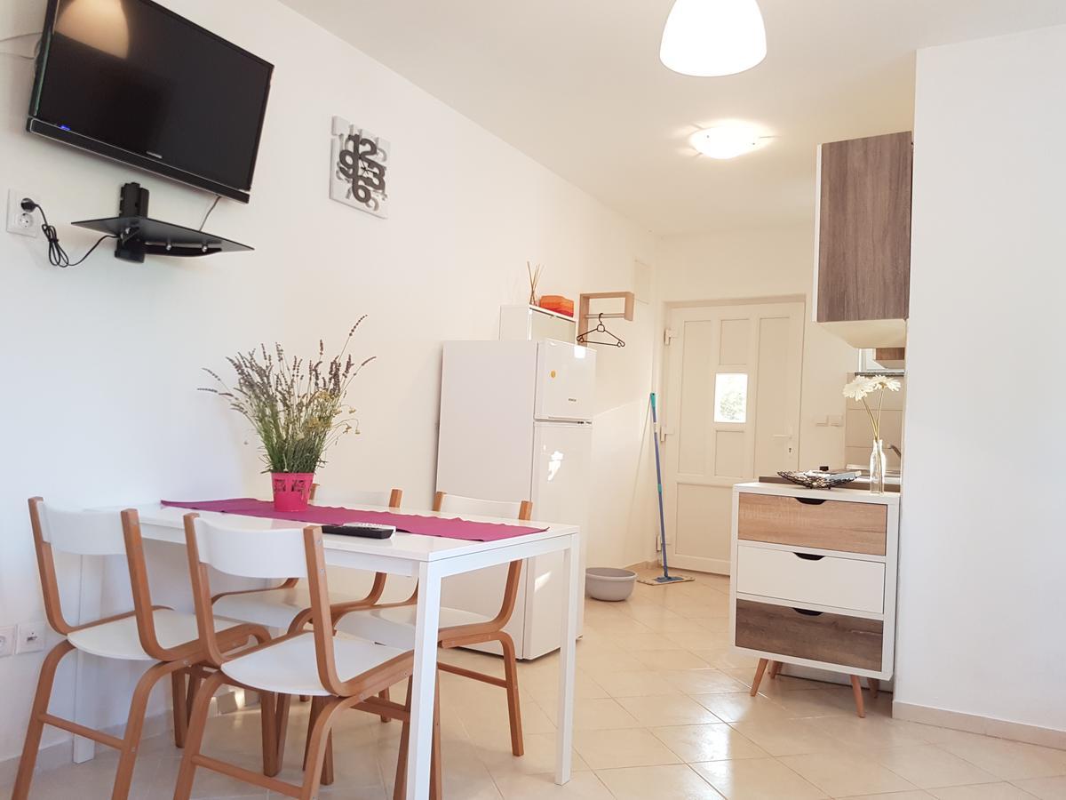 Olive Apartments Углян Экстерьер фото